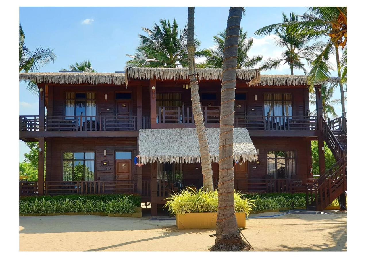 Nilaveli Beach Resort Exterior foto