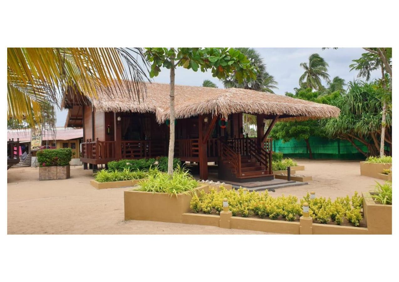 Nilaveli Beach Resort Exterior foto